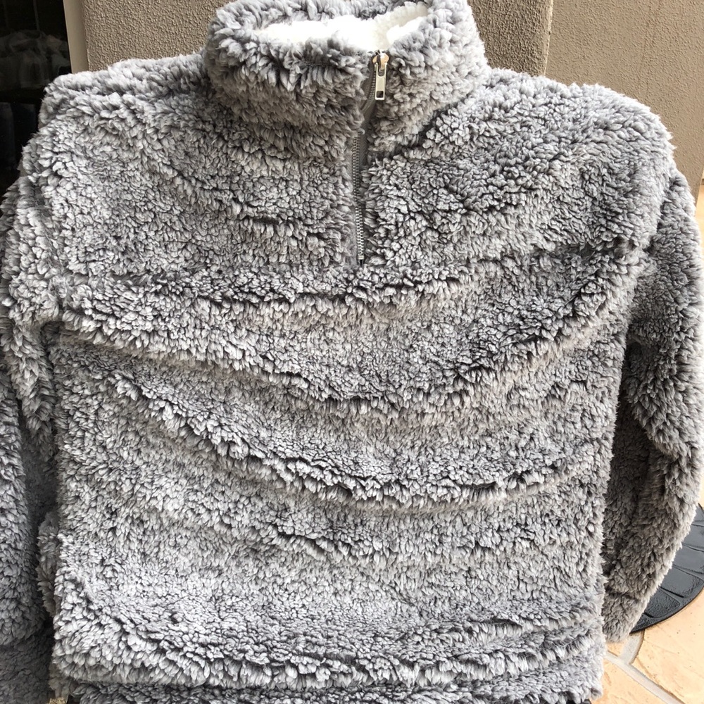 LAST ONE! Snow Fluffy Gray pullover - Picture 4 of 4